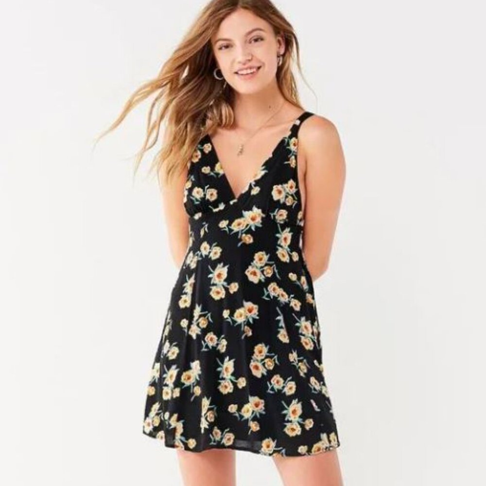 Urban Outfitters Womens Evelyn Empire Floral Mini Sun Dress Size‎ S